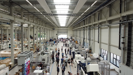 精彩回顧 | 探秘科技前沿，海天德國(guó)工廠開(kāi)放日汽車(chē)配件之旅